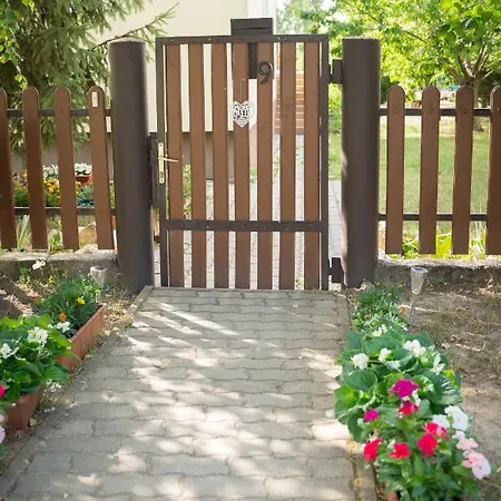 Sunny Garden *