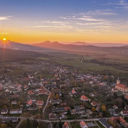 Sunny Garden Apartament Zánka